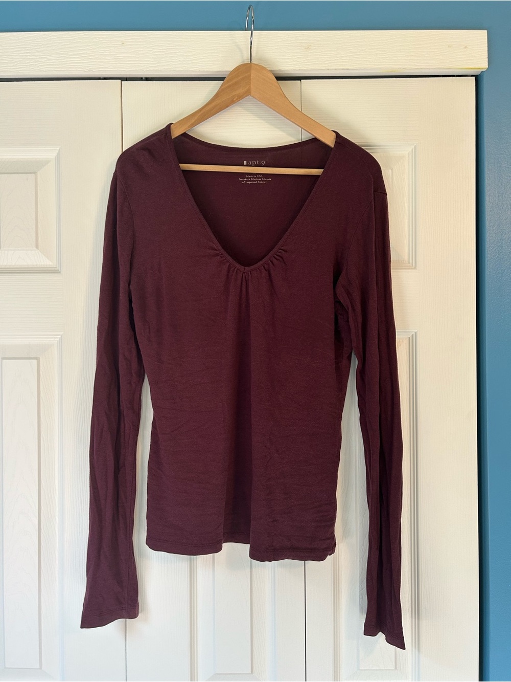 Apt. 9 Women's Long Sleeve V-Neck Top in Burgundy